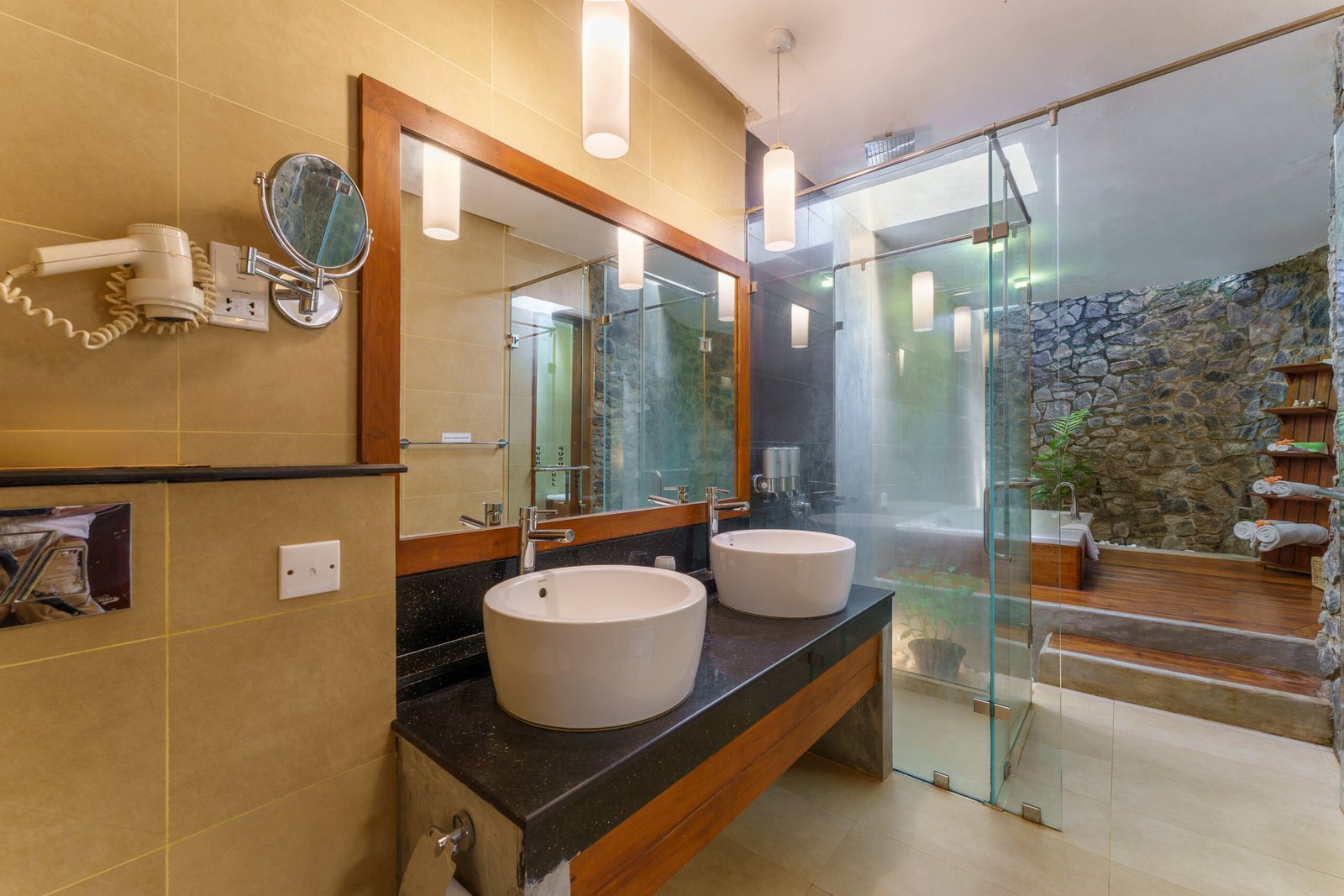 Deluxe bathroom